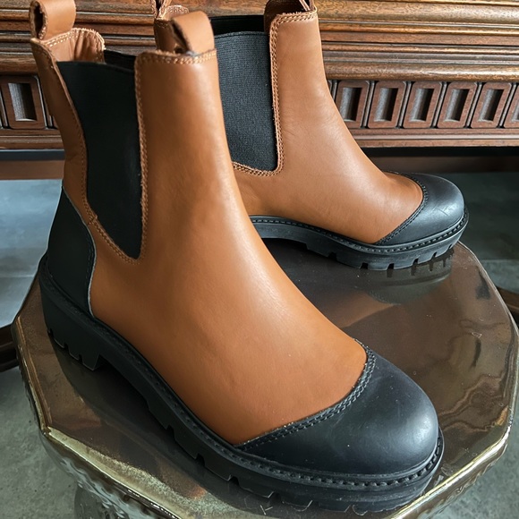 New Antonio Melani Pull-on Leather Booties - Picture 1 of 6